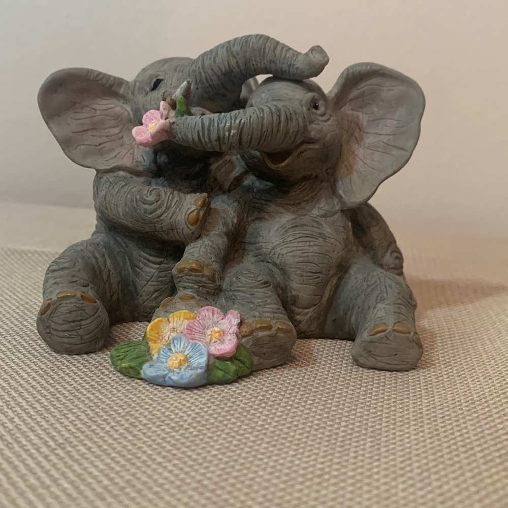 Lenox Elephant Sweethearts 2004